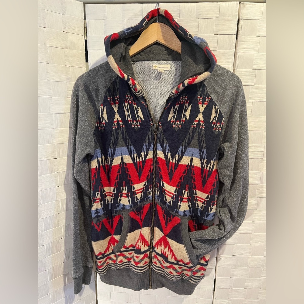 Boy’s 18/20 Tucker + Tate Gray and Red Zip-Up Sweater